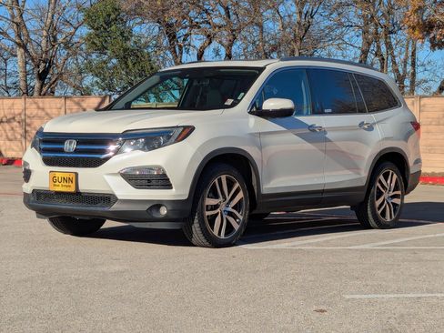 Used 2018 Honda Pilot Touring image 8