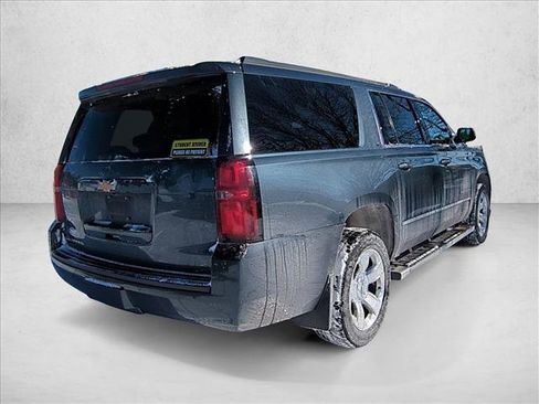 Used 2019 Chevrolet Suburban LT w/ LT Signature Package image 5