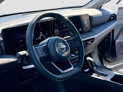 New 2026 Nissan Kicks SV w/ SV Premium Package image 4