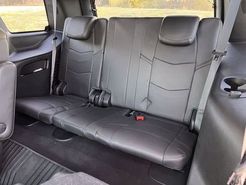 Used 2018 Cadillac Escalade Platinum image 29