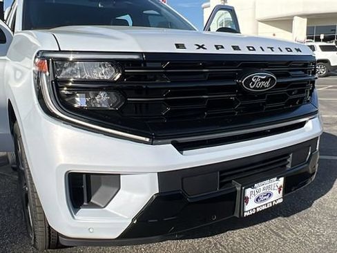 New 2026 Ford Expedition Max Platinum w/ Stealth Appearance Package image 10