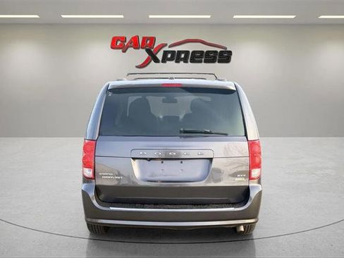 Used 2019 Dodge Grand Caravan SXT image 7
