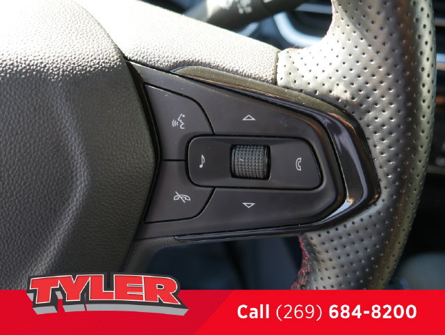 Used 2024 Chevrolet Trax RS w/ Sunroof Package FWD image 28