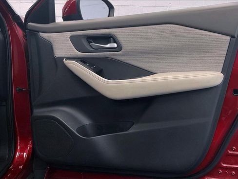 Certified 2021 Nissan Rogue SV image 26