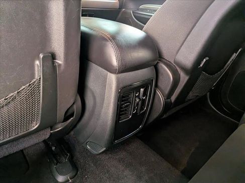 Used 2018 Dodge Durango SXT w/ 3rd Row Seating Group RWD image 23