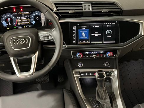 New 2025 Audi Q3 2.0T Premium image 18