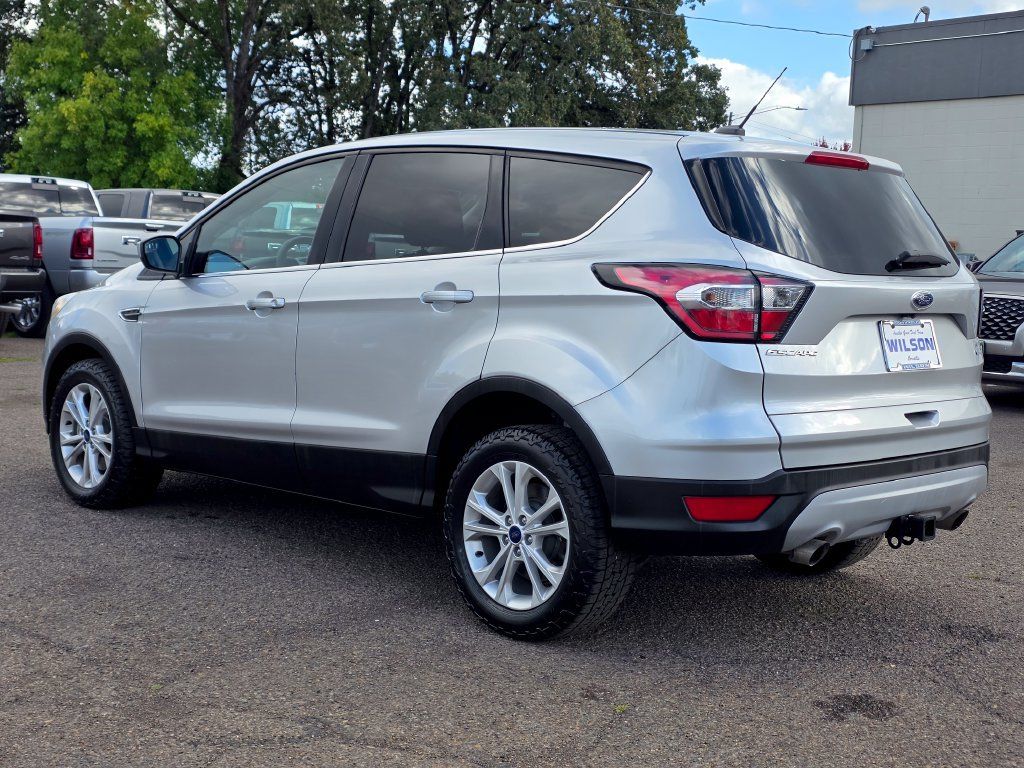 Used 2017 Ford Escape SE AWD/4WD image 2