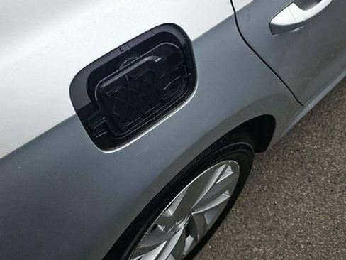Used 2018 Volkswagen Passat 2.0T SE FWD image 14