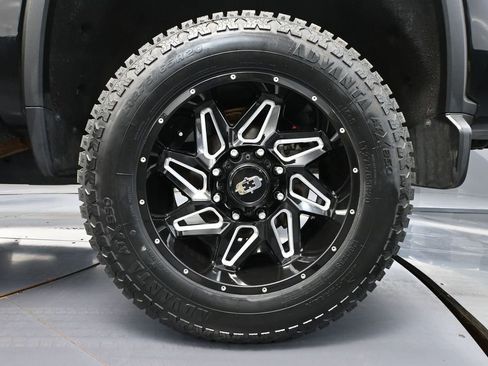 Used 2021 Chevrolet Silverado 2500 LTZ w/ LTZ Plus Package AWD/4WD image 16