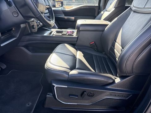Used 2025 Ford F350 Platinum image 9