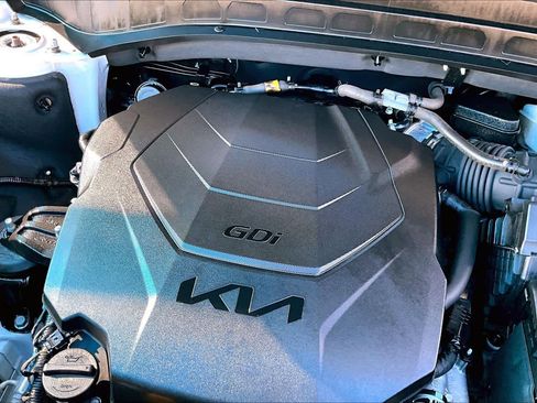 Used 2023 Kia Telluride LX FWD image 33