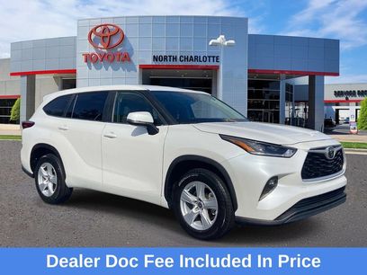 Used 2023 Toyota Highlander LE