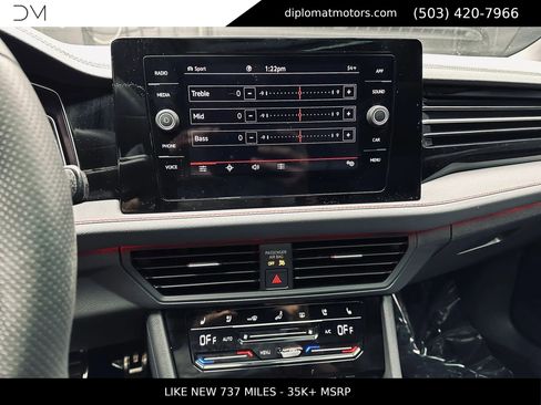 Used 2025 Volkswagen Jetta GLI Autobahn FWD image 36