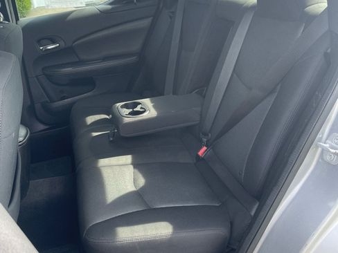 Used 2013 Dodge Avenger SE FWD image 16
