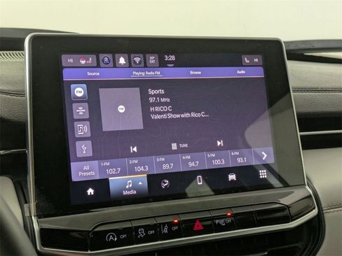 Certified 2024 Jeep Compass Limited image 22