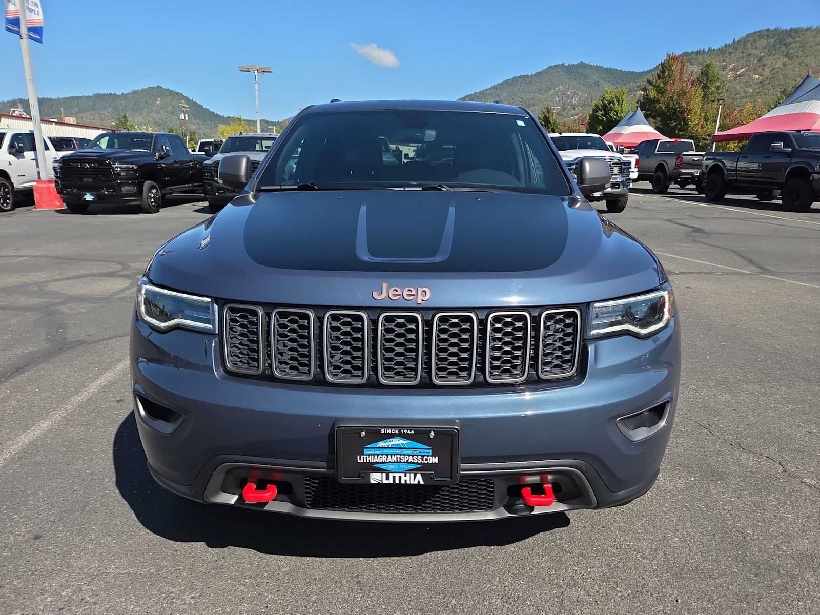 Used 2019 Jeep Grand Cherokee Trailhawk w/ Trailhawk Luxury Group AWD/4WD image 14