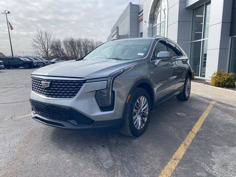 Used 2024 Cadillac XT4 Premium Luxury image 15