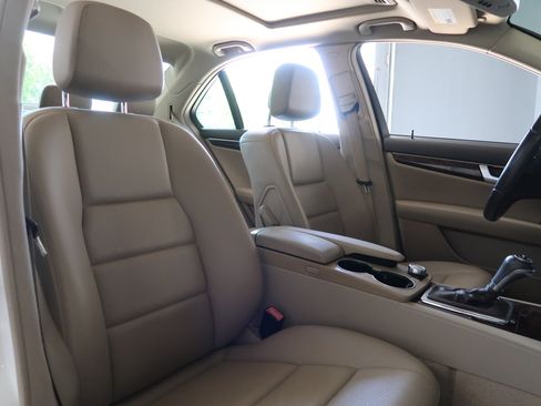Used 2013 Mercedes-Benz C 250 Sedan image 13