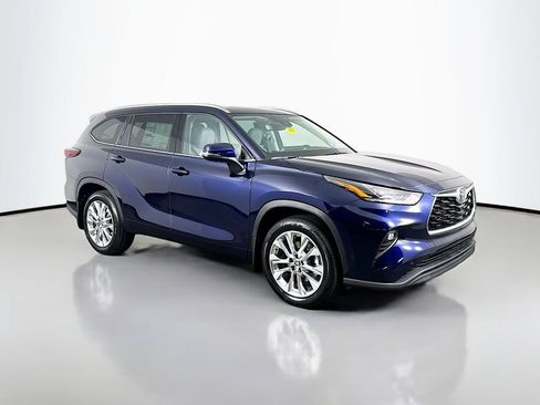 New 2026 Toyota Highlander Limited image 3