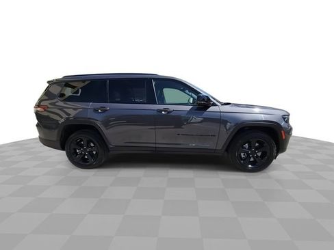 Used 2024 Jeep Grand Cherokee L Laredo image 9