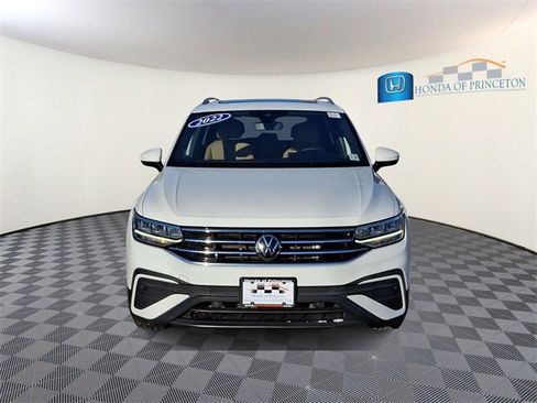 Used 2022 Volkswagen Tiguan SE image 2