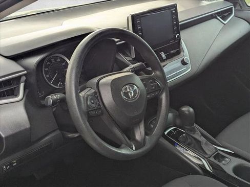 Used 2021 Toyota Corolla LE image 7