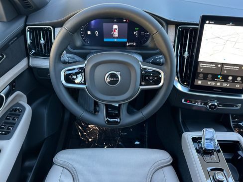 New 2026 Volvo XC90 T8 Ultra w/ Protection Package Premier image 12