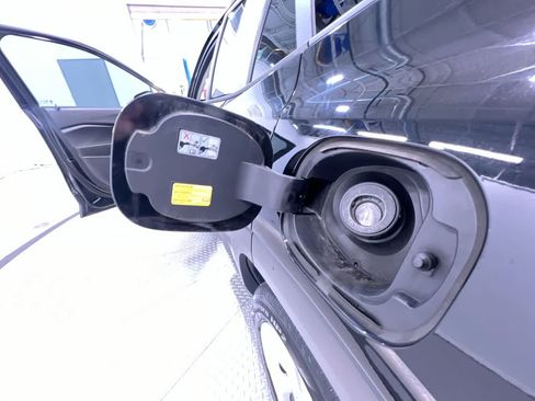 Used 2025 Chevrolet Trax LS w/ LS Convenience Package FWD image 38
