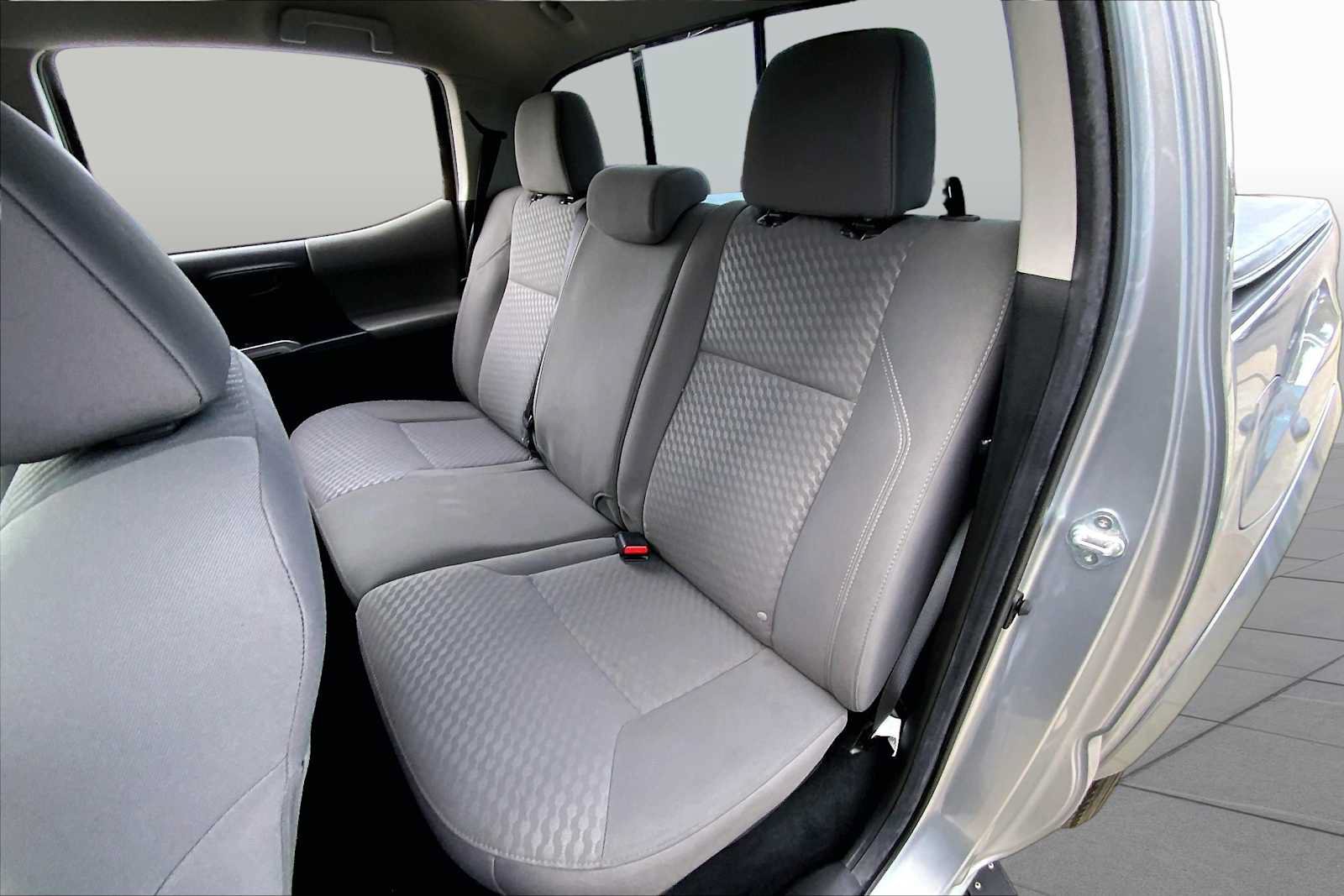 Used 2023 Toyota Tacoma SR5 AWD/4WD image 18