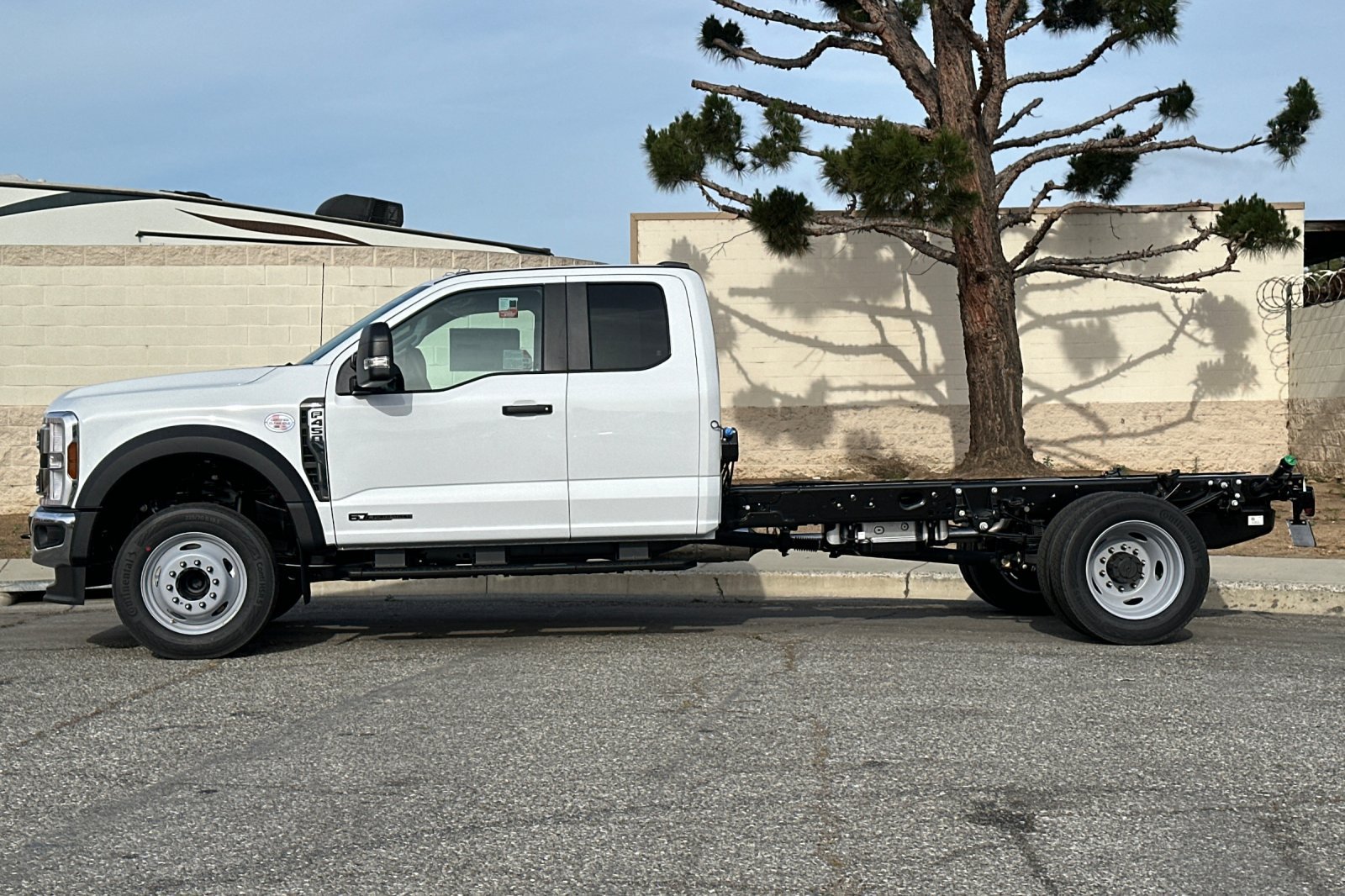 New 2026 Ford F450 XL w/ XL Chrome Package RWD image 7