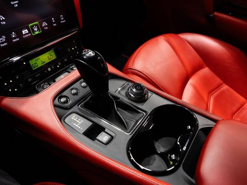 Used 2018 Maserati GranTurismo Sport RWD image 51