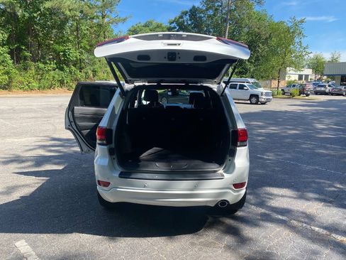 Used 2019 Jeep Grand Cherokee Altitude AWD/4WD image 45