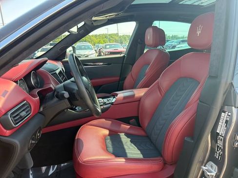 Used 2023 Maserati Levante GT AWD/4WD image 11