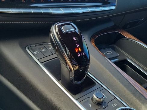 Certified 2023 Cadillac Escalade Luxury RWD image 34