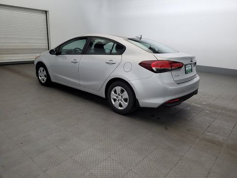 Used 2017 Kia Forte LX FWD image 3