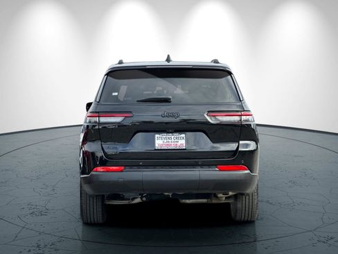 Certified 2024 Jeep Grand Cherokee L Laredo image 5