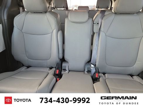 Used 2025 Toyota Sienna XLE image 15