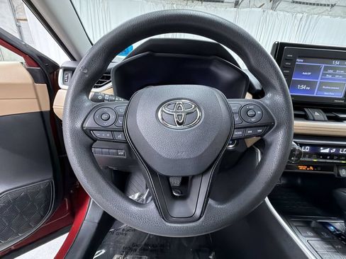 Used 2020 Toyota RAV4 XLE w/ Convenience Package AWD/4WD image 12