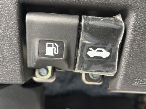 Used 2025 Nissan Versa SV w/ Trunk Package FWD image 26