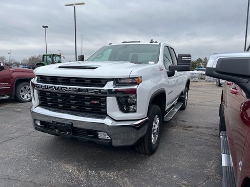 Used 2022 Chevrolet Silverado 2500 LT w/ Convenience Package image 6