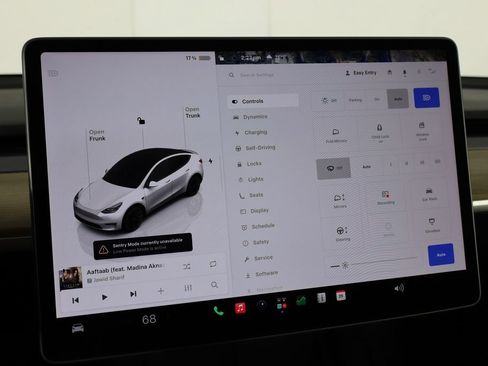 Used 2023 Tesla Model Y Long Range AWD/4WD image 27