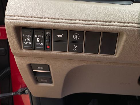 Used 2023 Honda Odyssey EX-L image 23