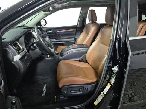Certified 2018 Toyota Highlander Limited Platinum image 9