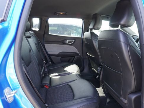 Used 2024 Jeep Compass Latitude AWD/4WD image 7