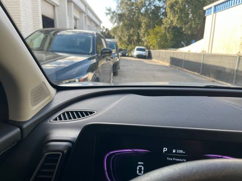 Used 2025 Kia Sportage LX image 34