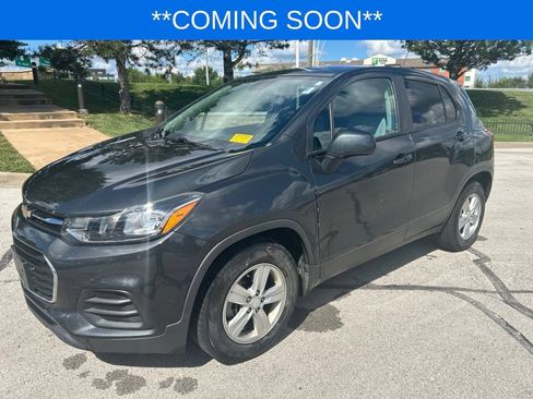 Used 2019 Chevrolet Trax LS w/ Tint and Cruise Package FWD image 1