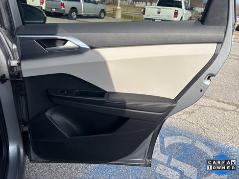 Used 2025 Volkswagen Taos SE image 46