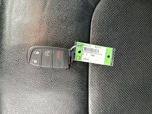 Used 2022 Jeep Compass Limited image 12