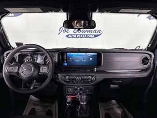 Used 2025 Jeep Wrangler Unlimited Rubicon video 2