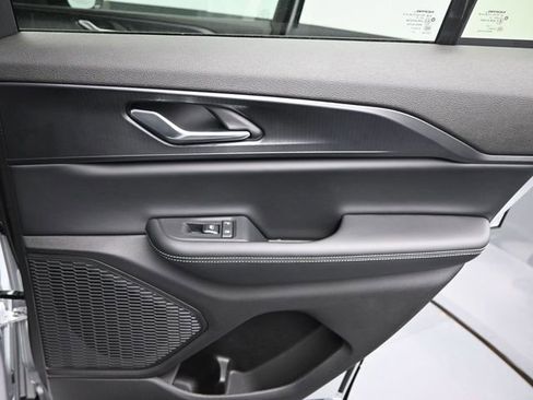 New 2025 Jeep Grand Cherokee Laredo image 21